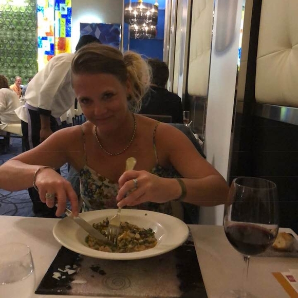 Meet your Posher, Lisa - Picture 1 of 1